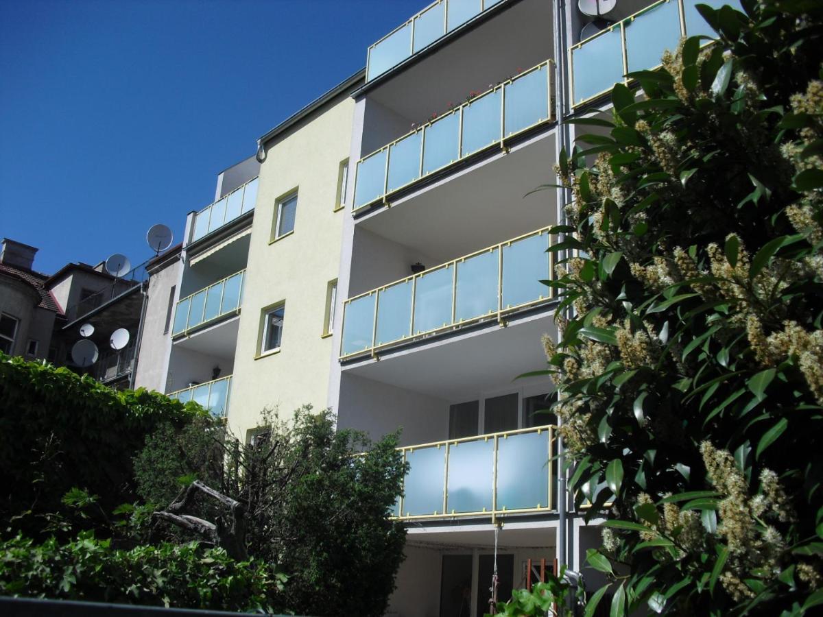 Serviced Apartment With Sunny Balcony Wina Bagian luar foto