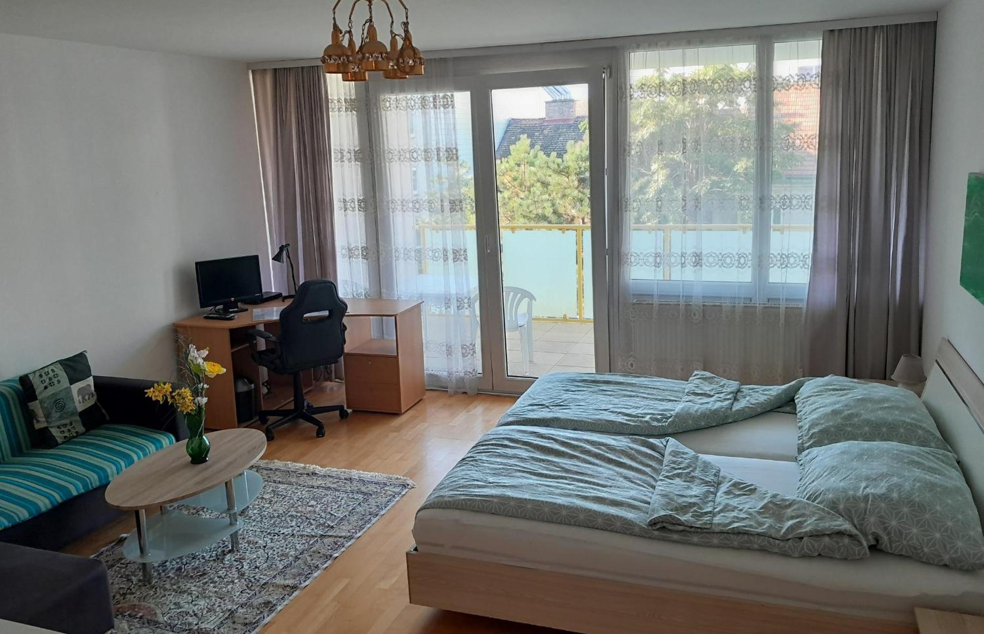 Serviced Apartment With Sunny Balcony Wina Bagian luar foto